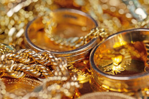 gold jewelry pile